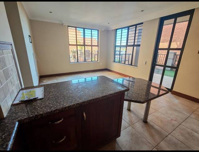 1 BEDROOM APARTMENT FOR SALE IN NEWLANDS
